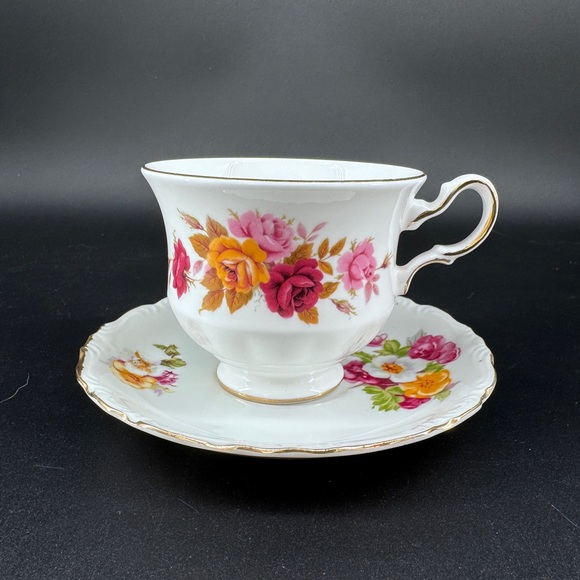 Queen Anne Bone China Teacup & Saucer - Pattern 8638 - Vintage Floral - Picture 2 of 5